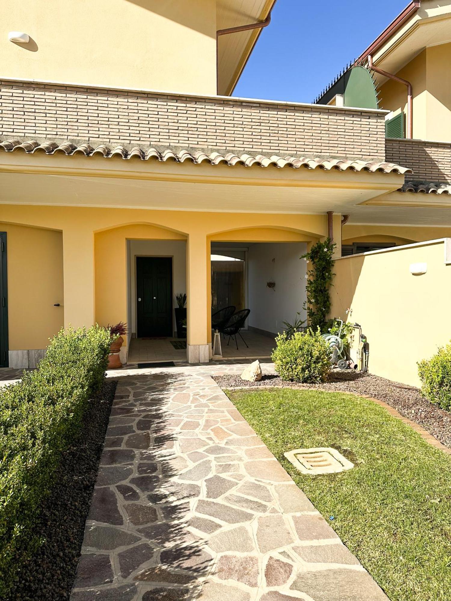 Carolas Luxury House Fiumicino Bagian luar foto